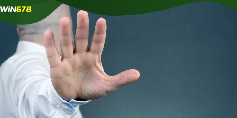 Thực hiện các hành vi trái pháp lý và quy định